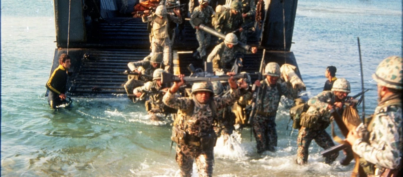 Εξοργιστικό: Ο Χ. Ακάρ βάφτισε «ειρηνευτική επιχείρηση» την τουρκική εισβολή στην Κύπρο το '74 (φώτο)